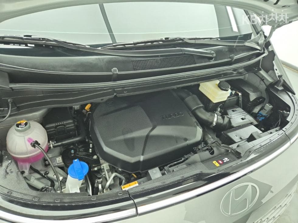 Hyundai Staria Cargo2.2 Cargo 5 Modern - 6