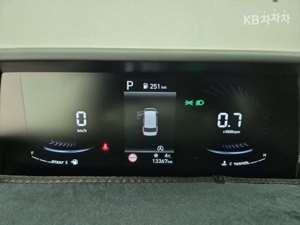 Hyundai Staria Cargo2.2 Cargo 5 Modern - 7