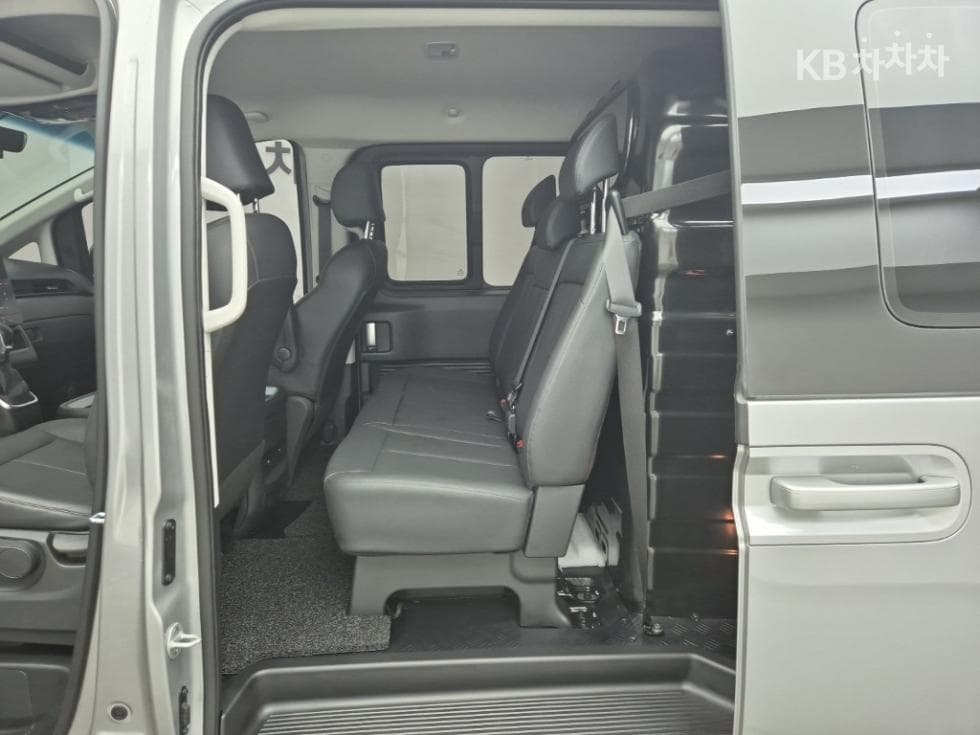 Hyundai Staria Cargo2.2 Cargo 5 Modern - 12