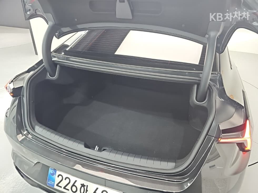 Kia The New (facelift) K8 Hybrid1.6 Turbo HEV 시그니쳐 블랙 - 25