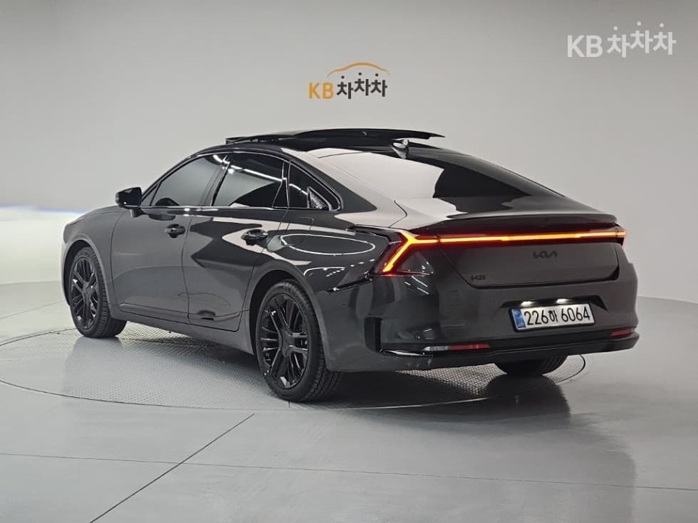 Kia The New (facelift) K8 Hybrid1.6 Turbo HEV 시그니쳐 블랙 - 4