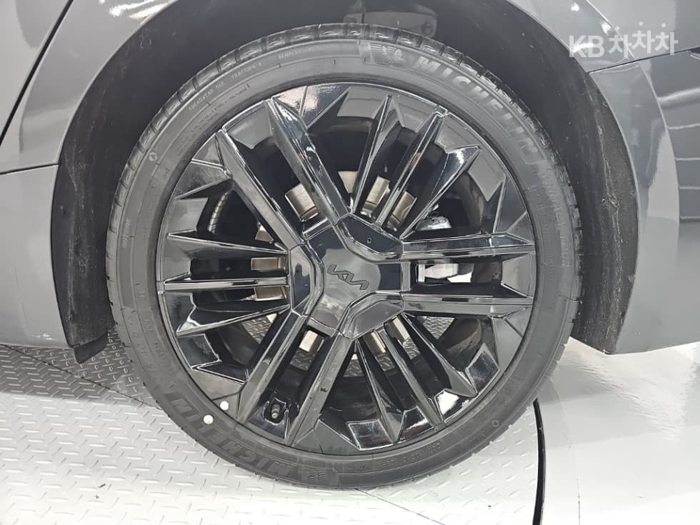 Kia The New (facelift) K8 Hybrid1.6 Turbo HEV 시그니쳐 블랙 - 28