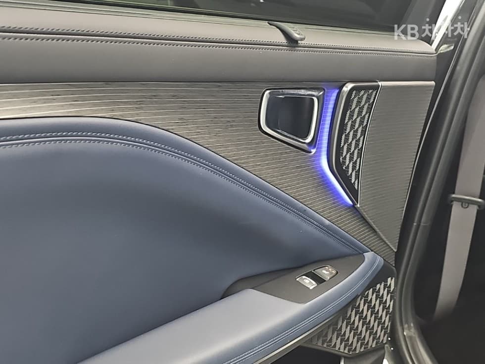 Kia The New (facelift) K8 Hybrid1.6 Turbo HEV 시그니쳐 블랙 - 24