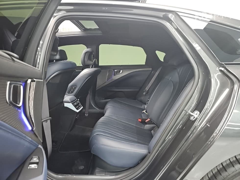 Kia The New (facelift) K8 Hybrid1.6 Turbo HEV 시그니쳐 블랙 - 18