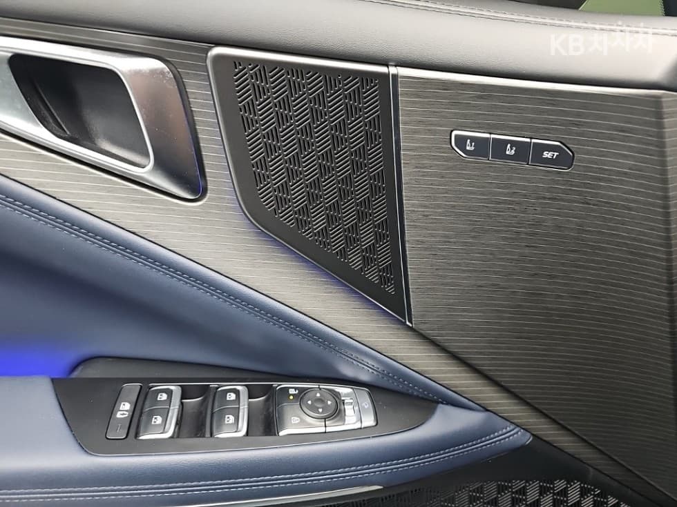 Kia The New (facelift) K8 Hybrid1.6 Turbo HEV 시그니쳐 블랙 - 22