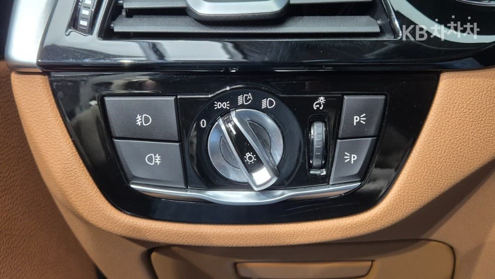 BMW 올Нов5 Серия (G30)520i Luxury - 23