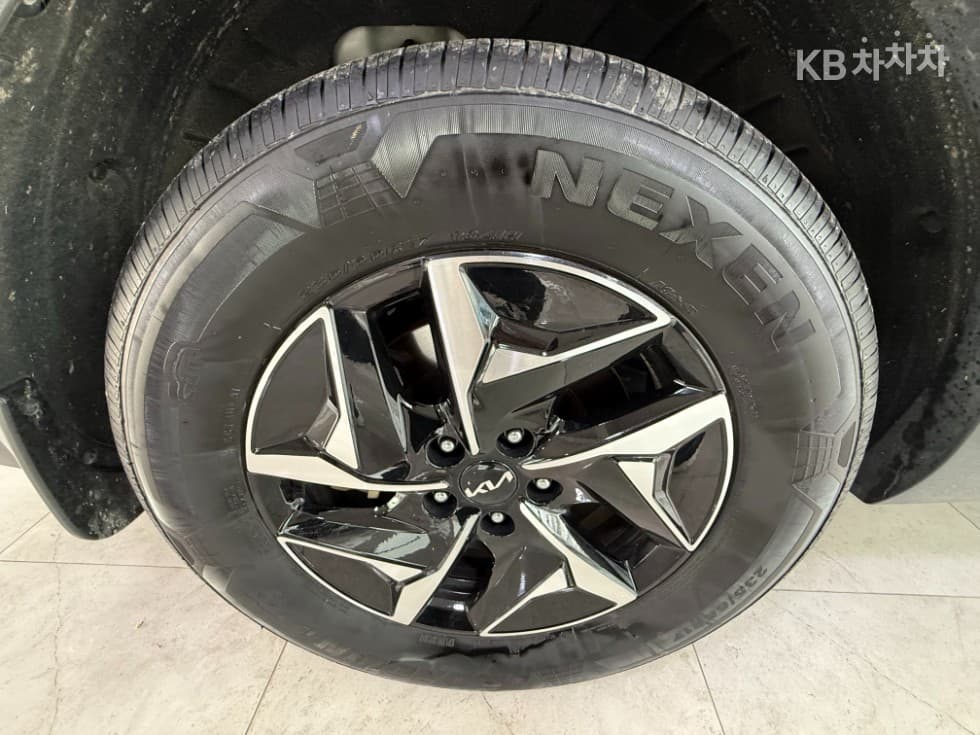 Kia The New (facelift) Sorento Hybrid MQ41.6T HEV 2WD Noblesse - 32