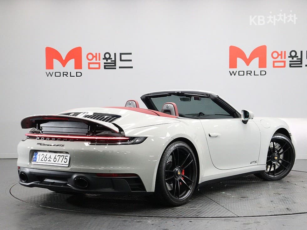 Porsche 911(992)Carrera 4 GTS Cabriolet - 3