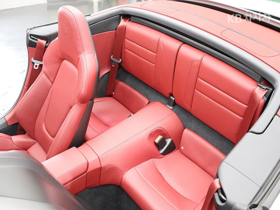 Porsche 911(992)Carrera 4 GTS Cabriolet - 16