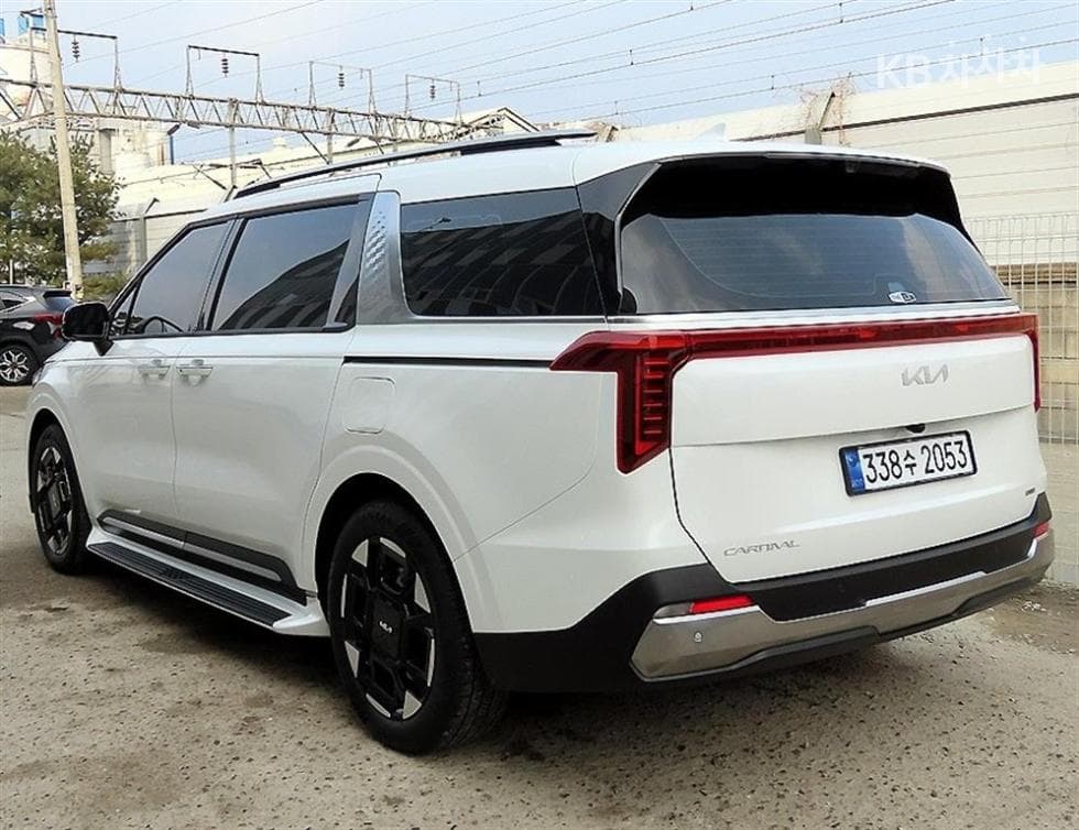 Kia The New (facelift) Carnival Hybrid 4th generation1.6 HEV 9-seater Signature - 3