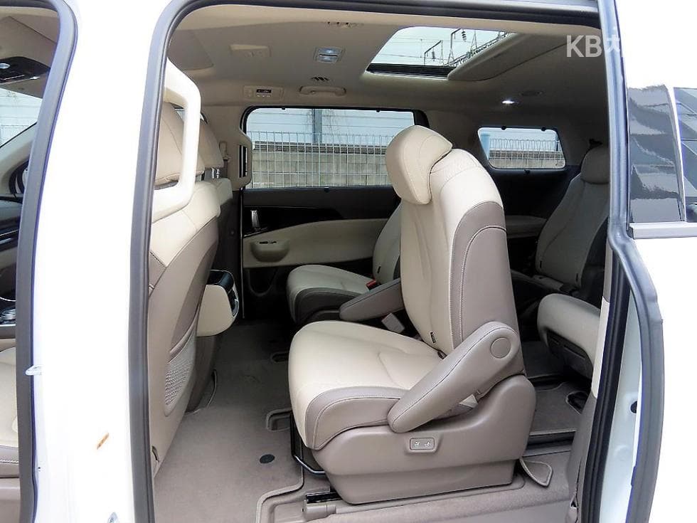 Kia The New (facelift) Carnival Hybrid 4th generation1.6 HEV 9-seater Signature - 6