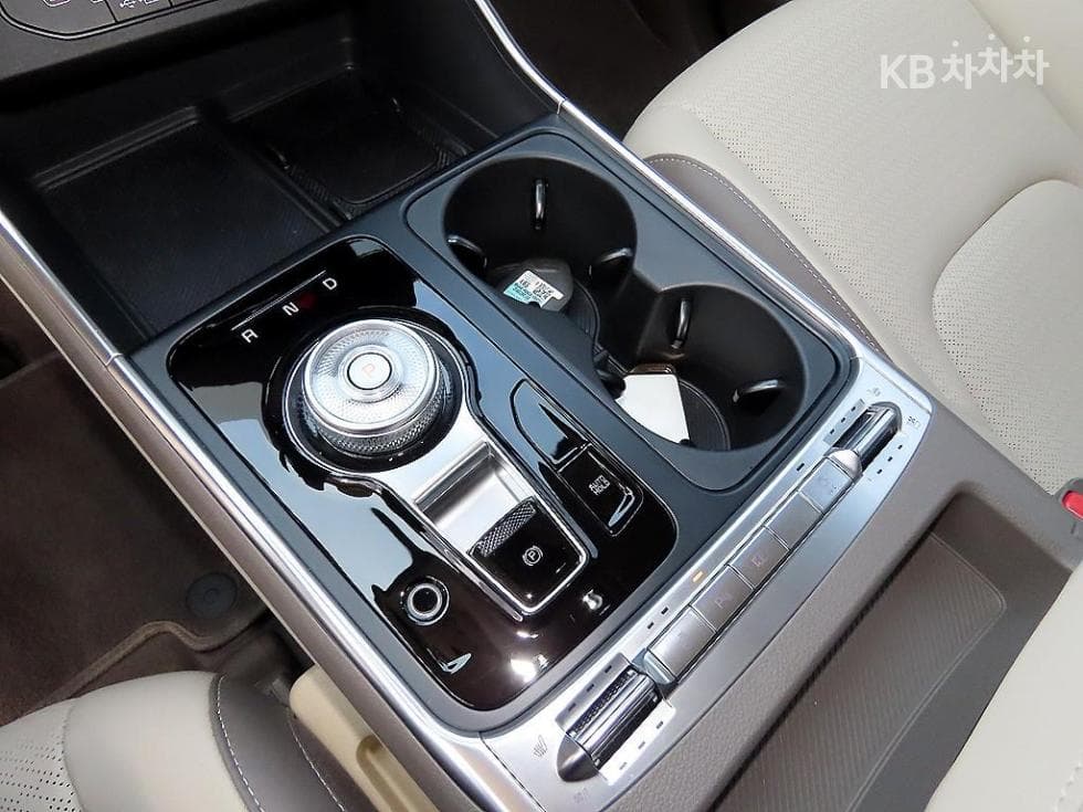 Kia The New (facelift) Carnival Hybrid 4th generation1.6 HEV 9-seater Signature - 12