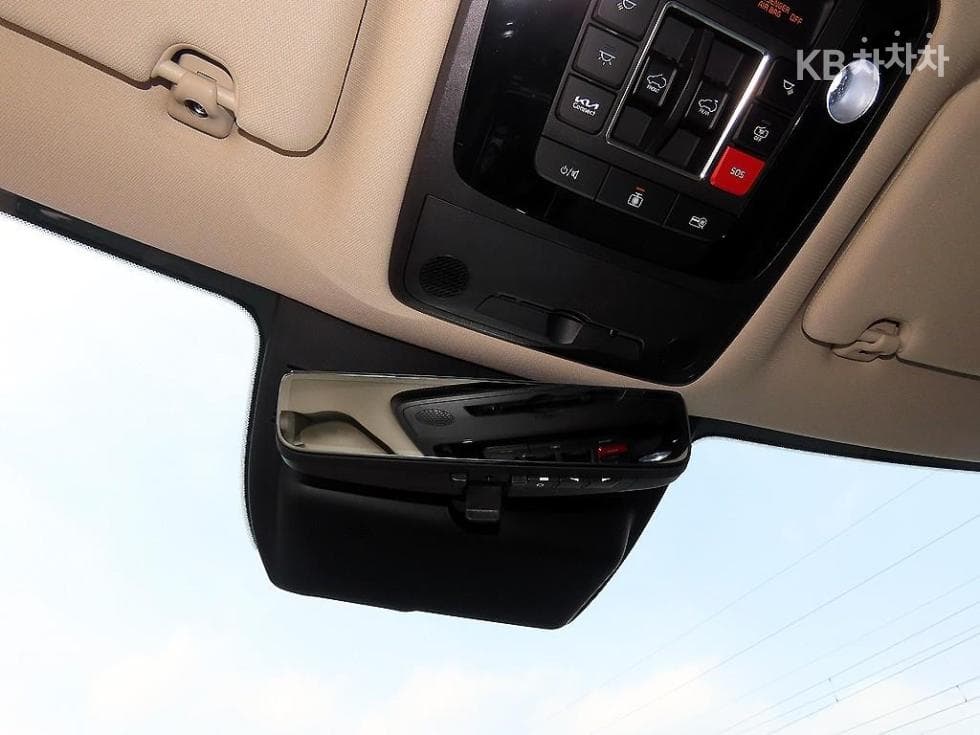 Kia The New (facelift) Carnival Hybrid 4th generation1.6 HEV 9-seater Signature - 14