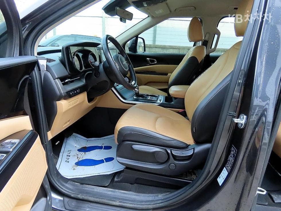 Kia Carnival 4th generationD2.2 11-seater Prestige - 5