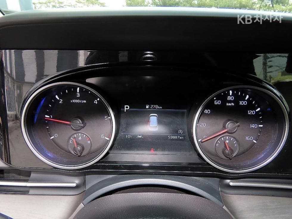 Kia Carnival 4th generationD2.2 11-seater Prestige - 10