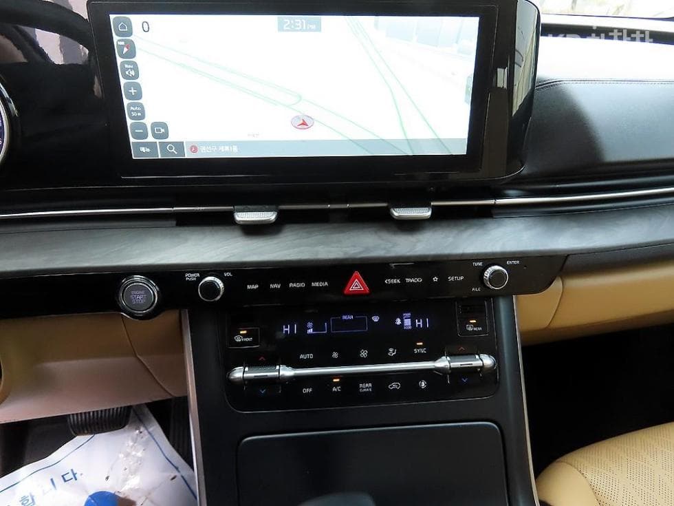 Kia Carnival 4th generationD2.2 11-seater Prestige - 13