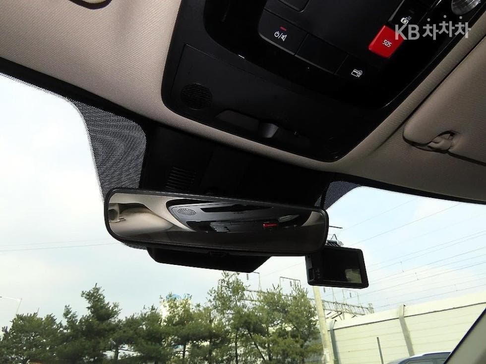 Kia Carnival 4th generationD2.2 11-seater Prestige - 16