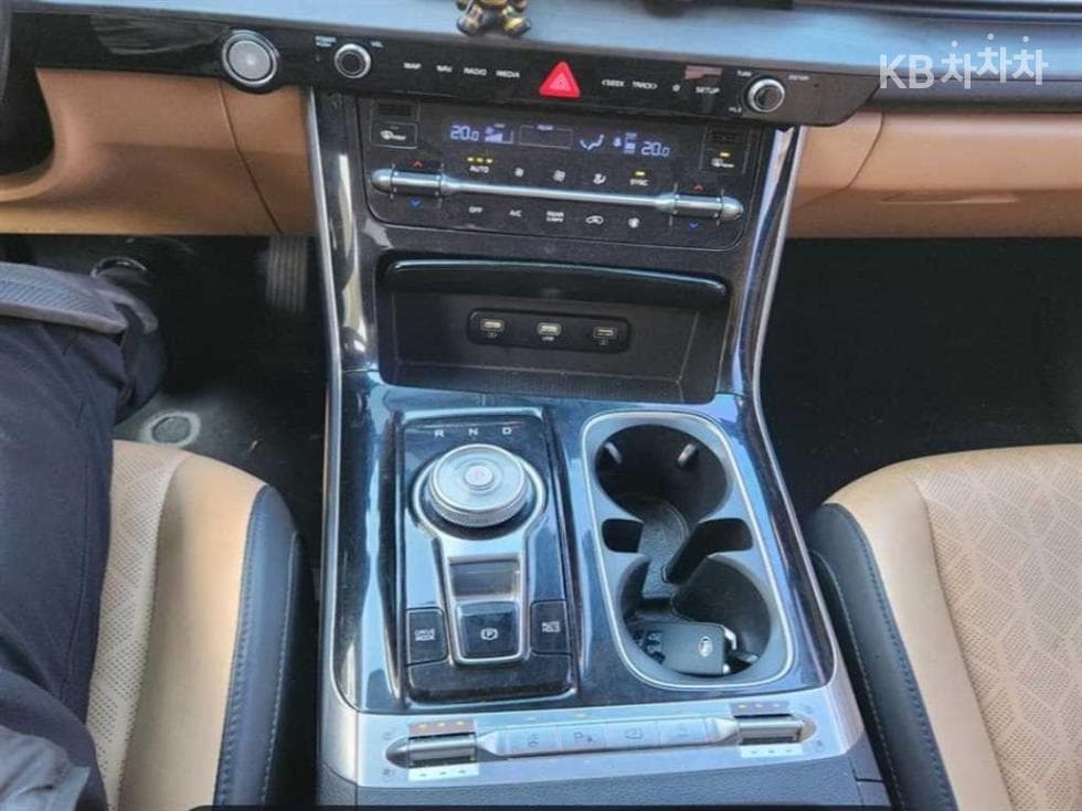 Kia Carnival 4th generationD2.2 9-seater Noblesse - 6