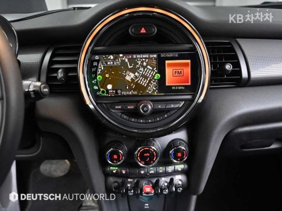 Mini Cooper 3도어1.5 하이트림 - 14