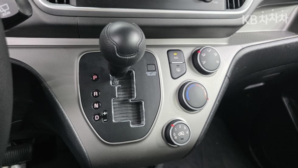 Kia The New (facelift) Ray (van)1.0 Gasoline Standard - 22