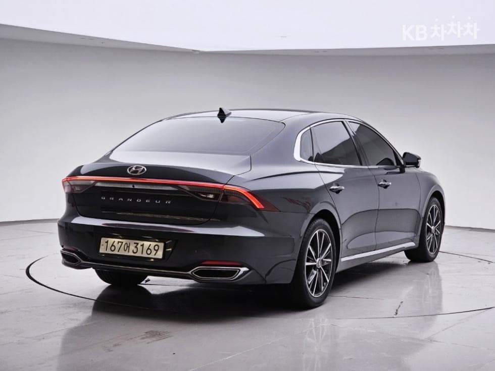 Hyundai The New (facelift) Grandeur (Azera)2.5 Le Blanc - 3