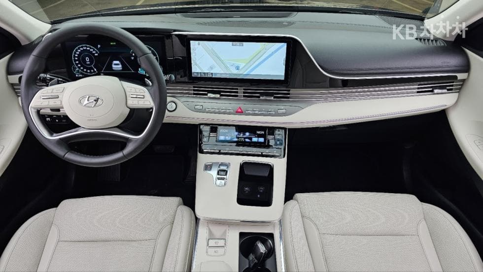 Hyundai The New (facelift) Grandeur (Azera)2.5 Le Blanc - 5