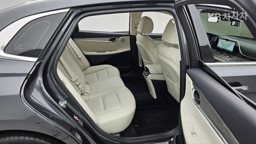 Hyundai The New (facelift) Grandeur (Azera)2.5 Le Blanc - 18