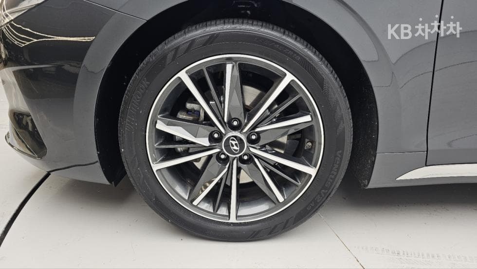 Hyundai The New (facelift) Grandeur (Azera)2.5 Le Blanc - 23