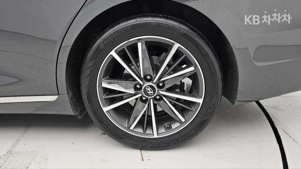 Hyundai The New (facelift) Grandeur (Azera)2.5 Le Blanc - 24