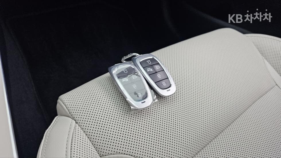 Hyundai The New (facelift) Grandeur (Azera)2.5 Le Blanc - 27