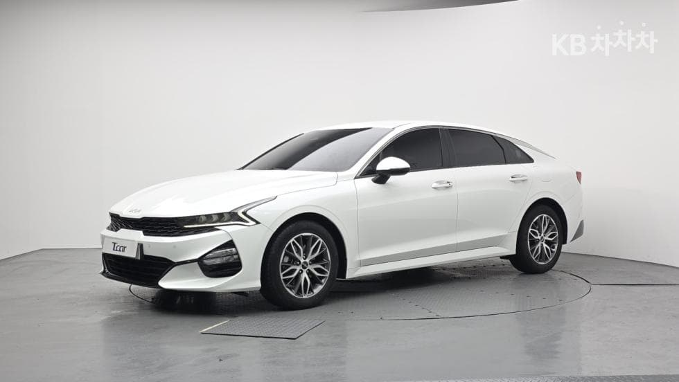 Kia K5 3rd Gen 2.0 Gasoline Prestige - Image 1