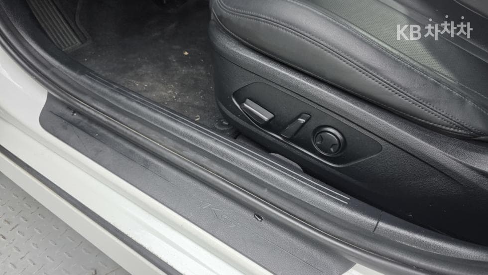 Kia K5 3rd Gen2.0 Gasoline Prestige - 15