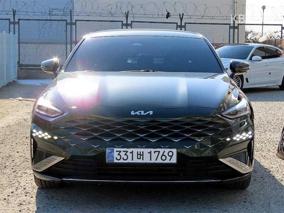 Kia K8 2.5L gasoline Signature - Image 1