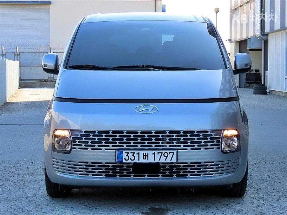 Hyundai Staria 2.2 Tourer 9 Modern - Image 1