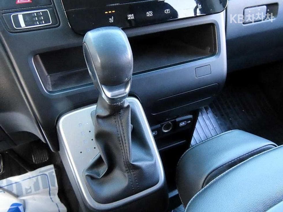 Hyundai Staria2.2 Tourer 9 Modern - 11