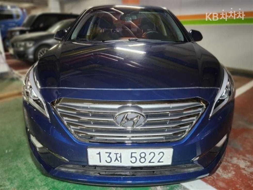 Hyundai Sonata LF 2.0 Style Standard - Image 1