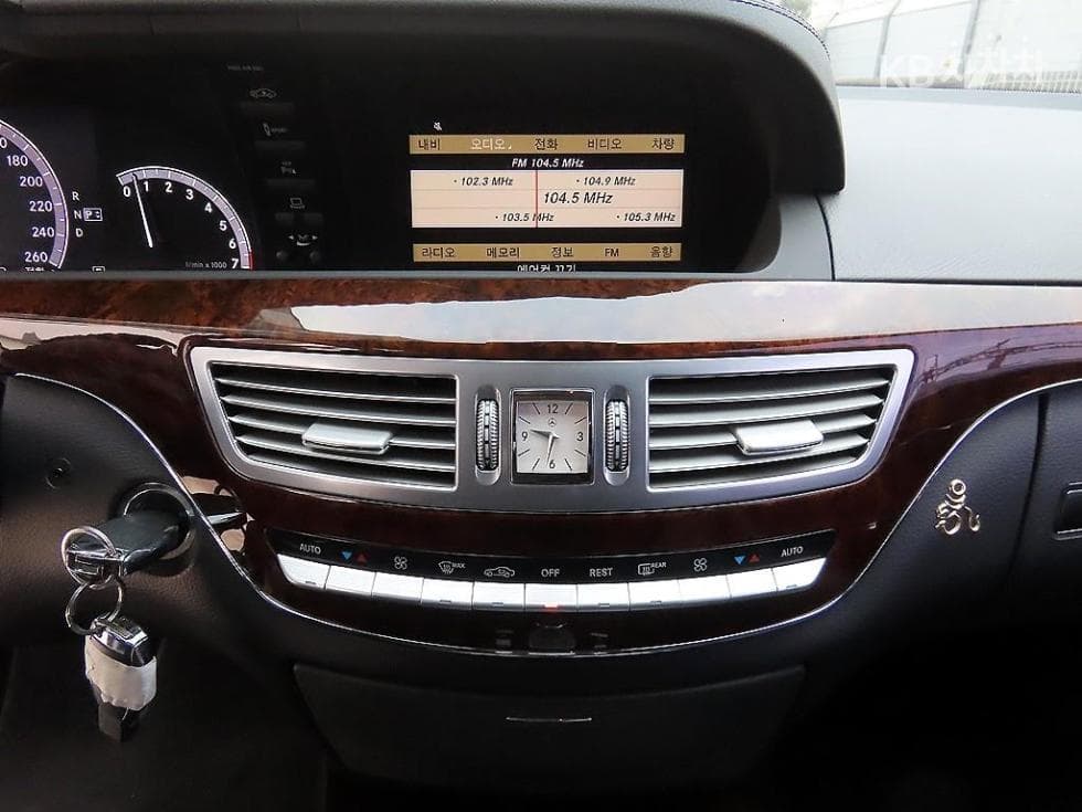 Mercedes-Benz Нов S-КласS350L 블루이피션시 - 12