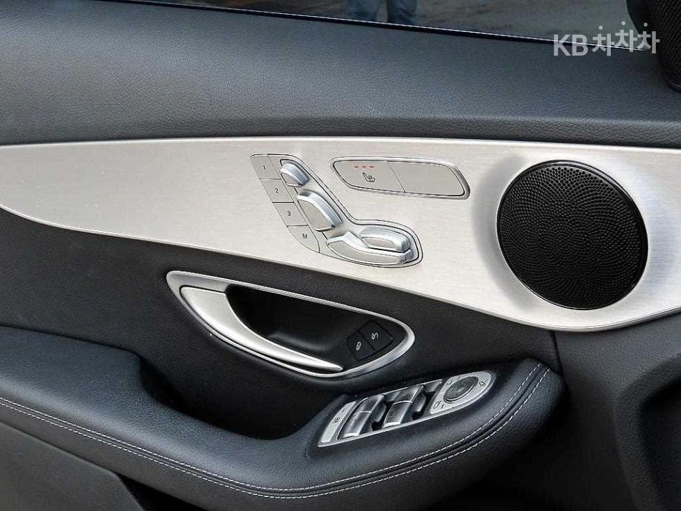 Mercedes-Benz The New (facelift) C-ClassC220d Avantgarde W205 - 12