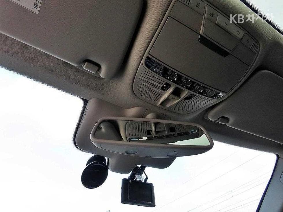 Mercedes-Benz The New (facelift) C-ClassC220d Avantgarde W205 - 16