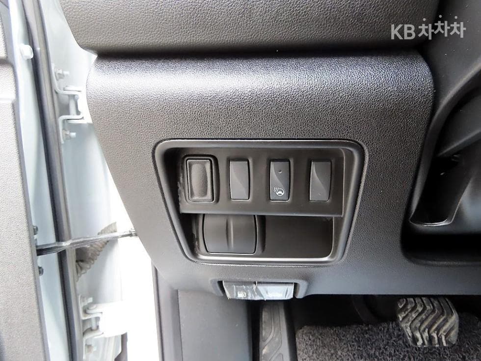 Renault Korea QM6Gasoline 2.0 2WD RE Standard - 12