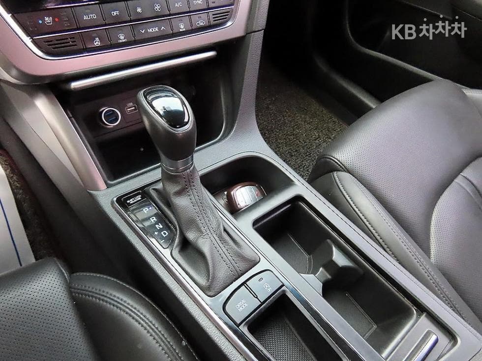 Hyundai Sonata LF1.7 Diesel Smart - 10