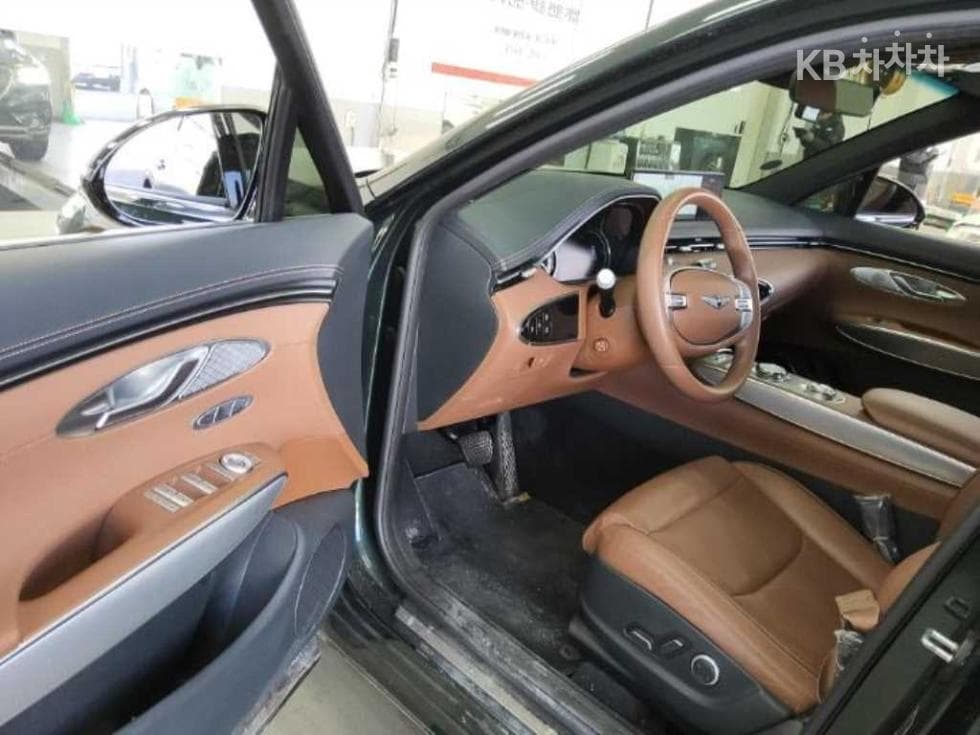 Genesis GV70Gasoline 2.5T 2WD - 3