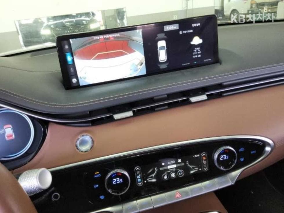 Genesis GV70Gasoline 2.5T 2WD - 9