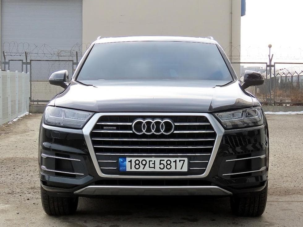 Audi New Q7 2.0 45 TFSI Quattro - Image 1