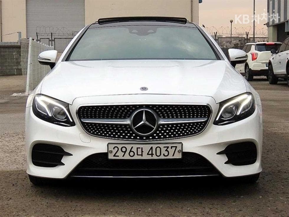 Mercedes-Benz E-Клас (W213) E220d COUPE - Image 1