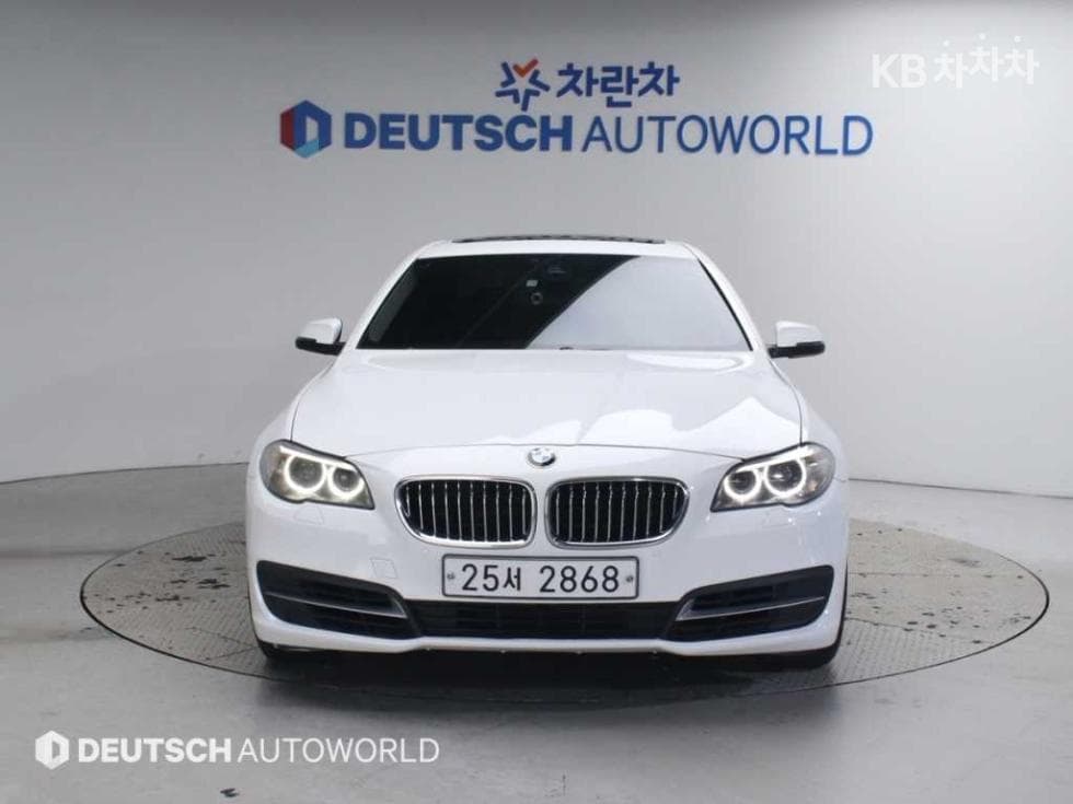 BMW New5 Series520d Luxury Plus F10 - 3