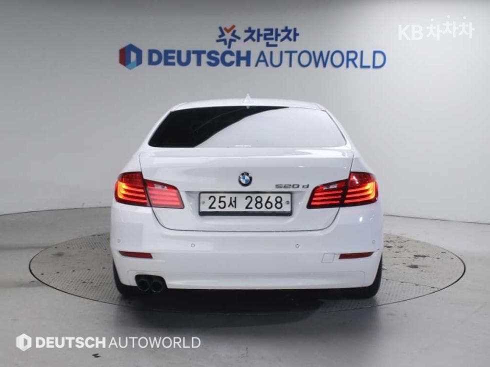 BMW New5 Series520d Luxury Plus F10 - 4