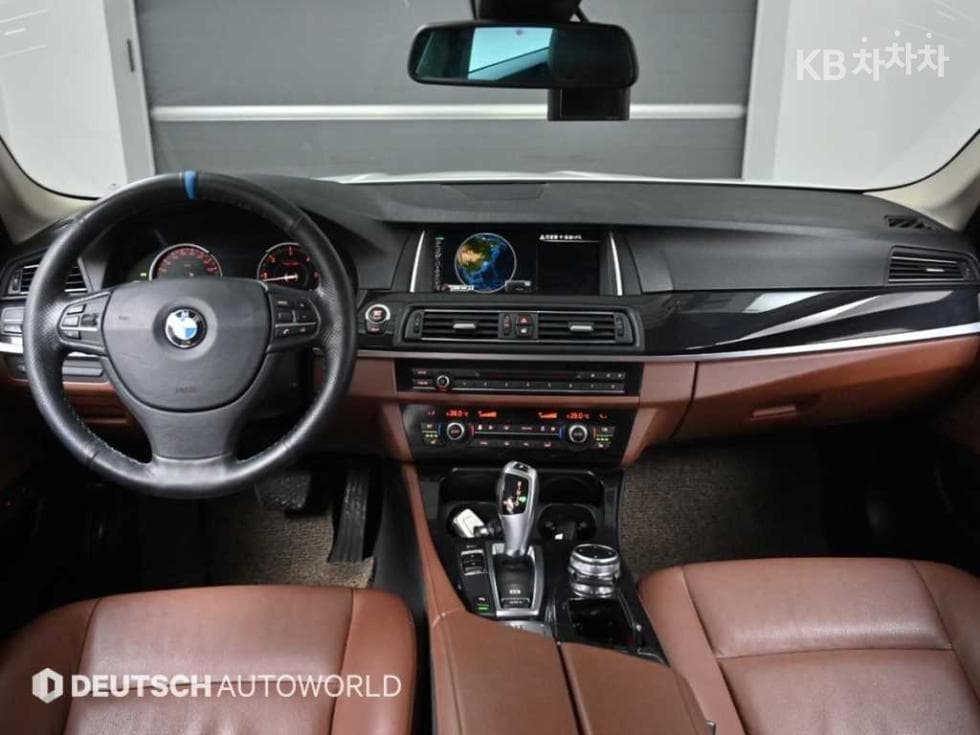 BMW New5 Series520d Luxury Plus F10 - 7
