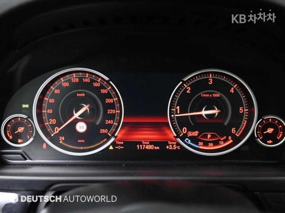 BMW New5 Series520d Luxury Plus F10 - 8