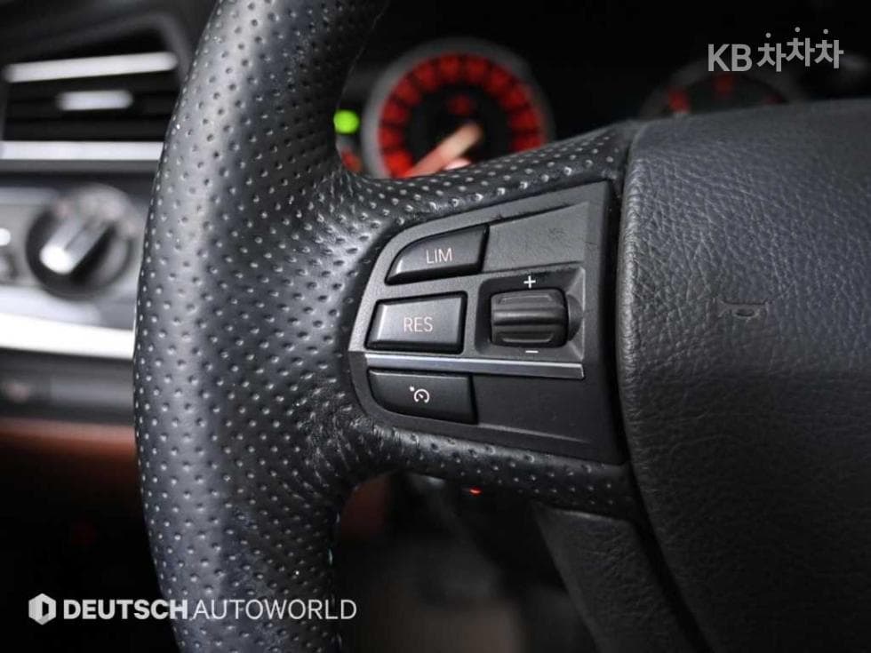 BMW New5 Series520d Luxury Plus F10 - 17